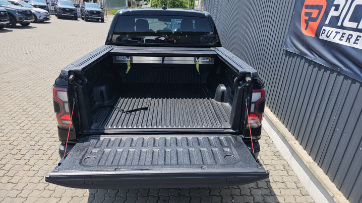Roll cover installed on Ford Ranger Raptor 2023