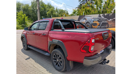 Toyota Hilux 2024 komplett felszereltség