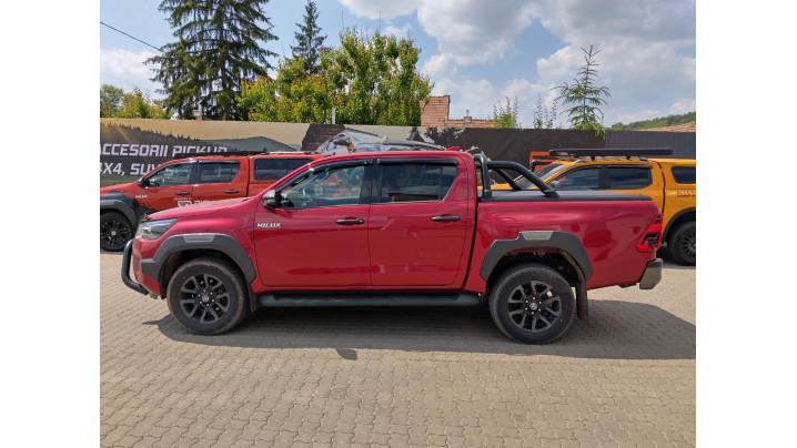 Toyota Hilux 2024 komplett felszereltség