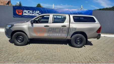 Keménytetős Toyota Hilux 2015-2025 AK GSE tanúsítvány RITKA