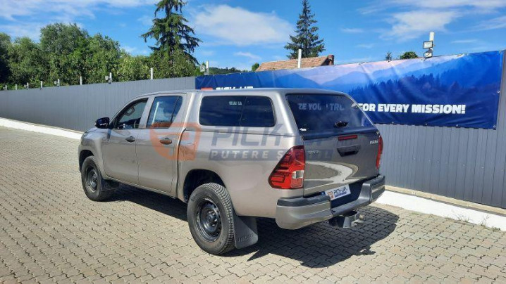 Keménytetős Toyota Hilux 2015-2025 AK GSE tanúsítvány RITKA