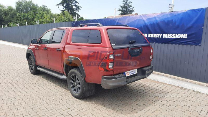 Keménytetős Toyota Hilux 2015-2025 AK GSE tanúsítvány RITKA