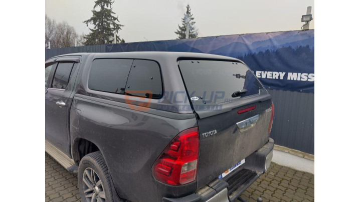Keménytetős Toyota Hilux 2015-2025 AK GSE tanúsítvány RITKA