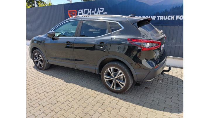 Towing hook installed on Nissan Qashqai 2018