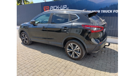 Towing hook installed on Nissan Qashqai 2018