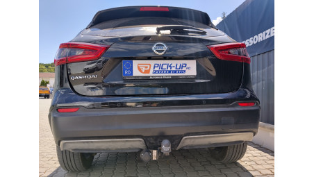 Vonóhorog beszerelése Nissan Qashqai 2018-ra
