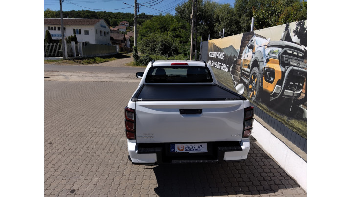 Lökhárító görgő, lökhárító párnázás felszerelése Isuzu D-Max 2024-re