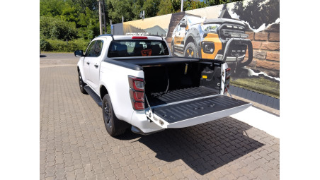 Lökhárító görgő, lökhárító párnázás felszerelése Isuzu D-Max 2024-re