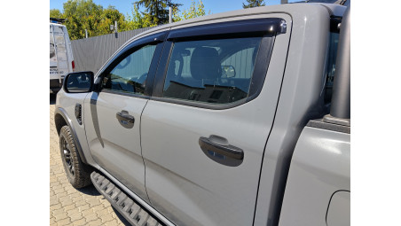 Window visors, hood guard installed on Ford Ranger 2023