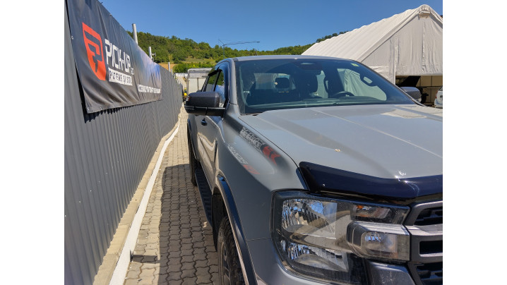 Ablakterelő, motorháztető beszerelése a Ford Ranger 2023-ra