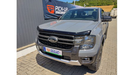 Window visors, hood guard installed on Ford Ranger 2023