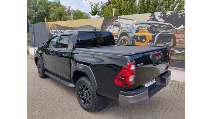 Bukórúd és rakományrúd felszerelése a Toyota Hilux 2023-ra
