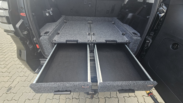 Fully equipped Toyota Land Cruiser 2018