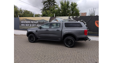 Keménytető, csörlő és csörlőtartó felszerelése a Ford Ranger 2023-ra
