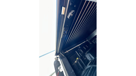 Roll cover and rollbar installed onFord Ranger Raptor 2025