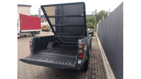 Lökhárítóplatófedő és lökhárító záróelem felszerelése az Isuzu D-Max 2019+ modellen