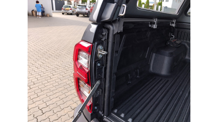 Echipare completa pentru Toyota Hilux GR Sport II