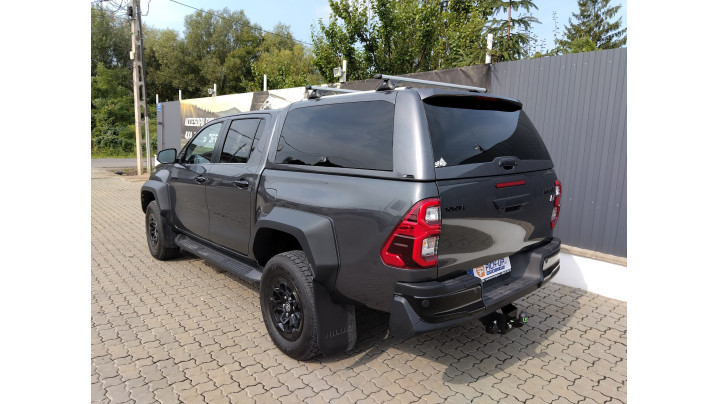 Echipare completa pentru Toyota Hilux GR Sport II
