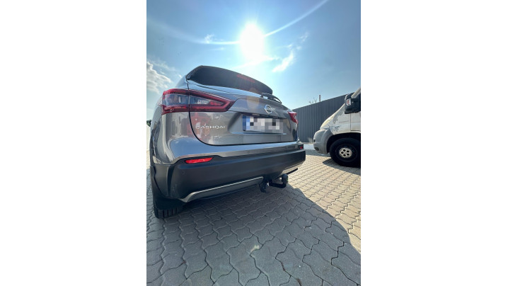 Vonóhorog beszerelése Nissan Qashqai 2018-ra