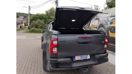 Tonneau Sport Cover, bed liner installed on Toyota Hilux GR Sport II