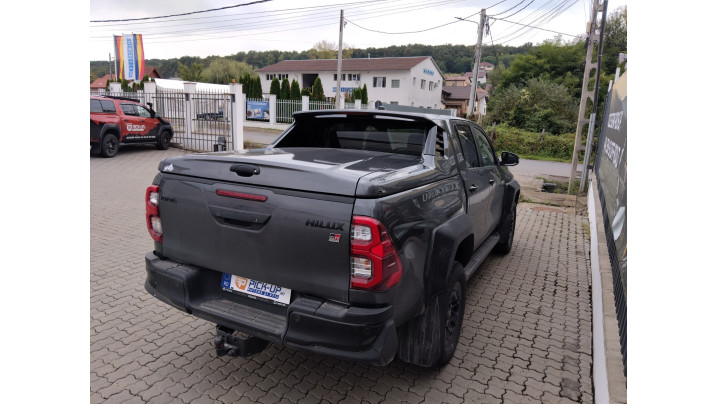 Montare inchidere de bena tip capac si capitonaj de bena pe Toyota Hilux GR Sport II