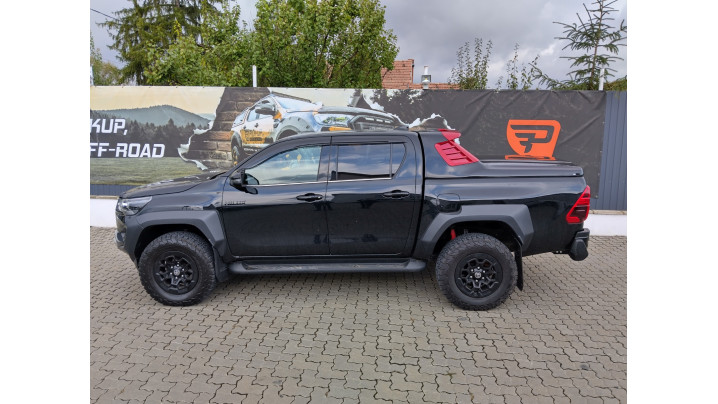 Montare închidere de benă tip capac și aundstență oblon pe Toyota Hilux GR Sport II