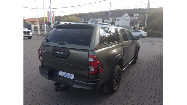 Keménytető / Felépítmény beszerelés a Toyota Hilux 2023-ra