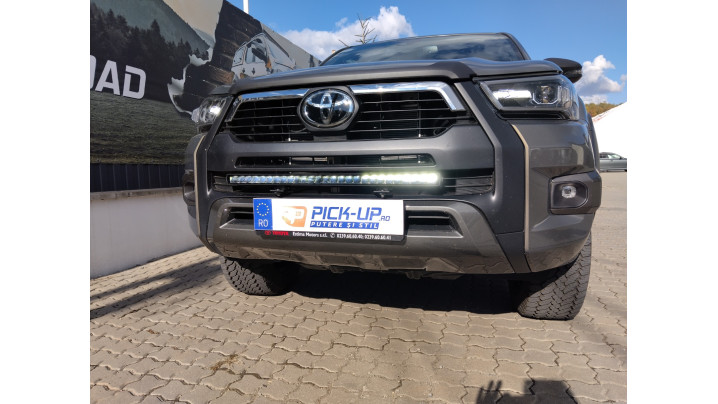 Bukócső, bukócső, ledsor felszerelése a Toyota Hilux 2024-re