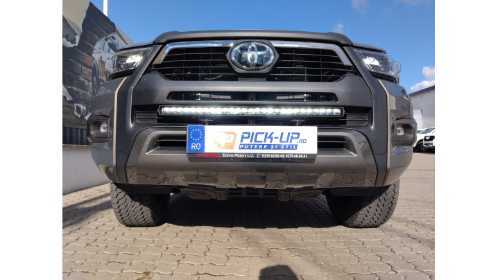 Bukócső, bukócső, ledsor felszerelése a Toyota Hilux 2024-re