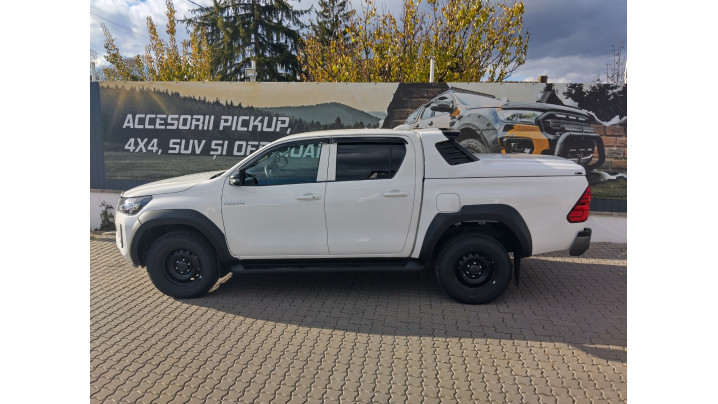 Montare inchidere de bena tip capac,Laderaumauskleidung,Kotflügelschutz,deflectoare geam pe Toyota Hilux 2024