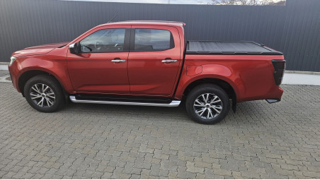Lökhárítóplatóbélés, lökhárítógörgő, vonóhorog felszerelése Isuzu D-Max 2024-re