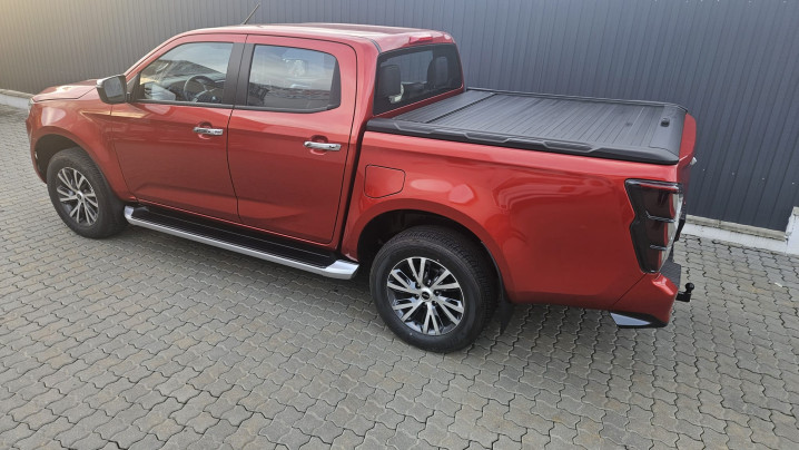 Montare capitonaj de bena, rulou de bena, carlig de remorcare pe Isuzu D-Max 2024