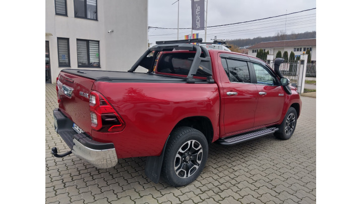 Toyota Hilux 2023 komplett felszereltség