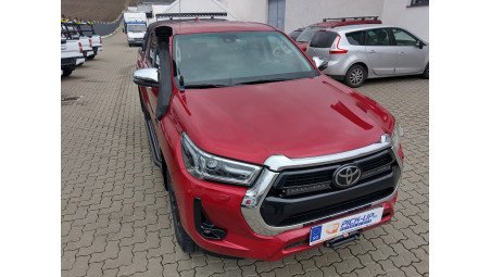 Toyota Hilux 2023 komplett felszereltség