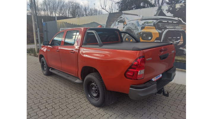 Montare capitonaj de bena,rulou de bena und rollbar pe Toyota Hilux 2024