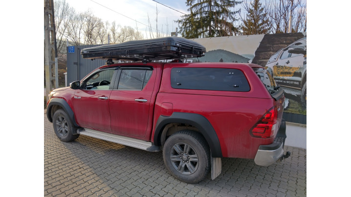 Montare aparatori aripi, deflector geam si capota pe Toyota Hilux 2024