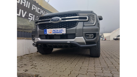 Az első lökhárító felszerelése a Ford Ranger 2025-re