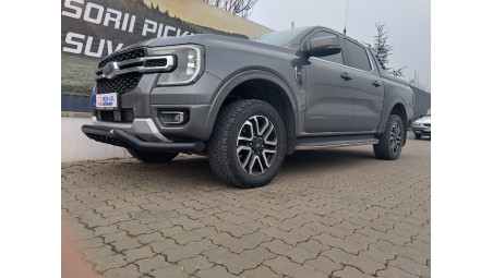 Az első lökhárító felszerelése a Ford Ranger 2025-re