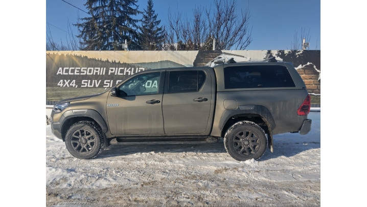 Alpha CMX-W keménytetős szerelvény a Toyota Hilux 2025-höz