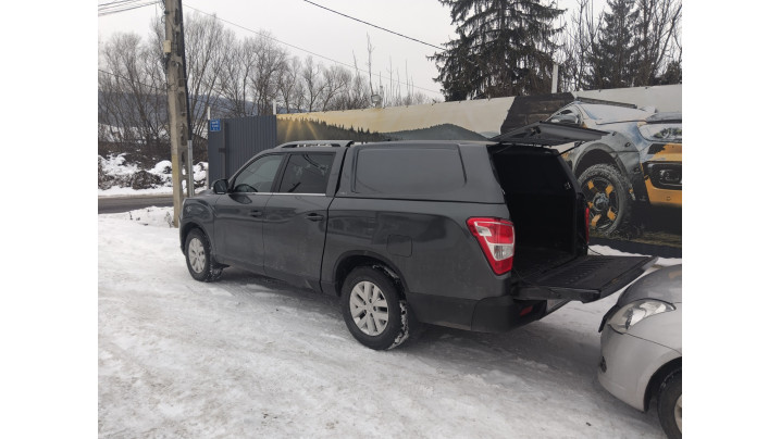 A Road Ranger keménytető felszerelése a 2024-es Ssang Yong Musso Grandra