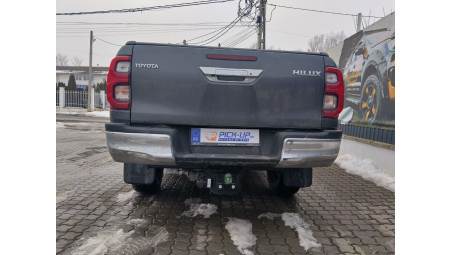 Montare rulou de bena, capitonaj de bena, carlig de remorcare pe Toyota Hilux 2025