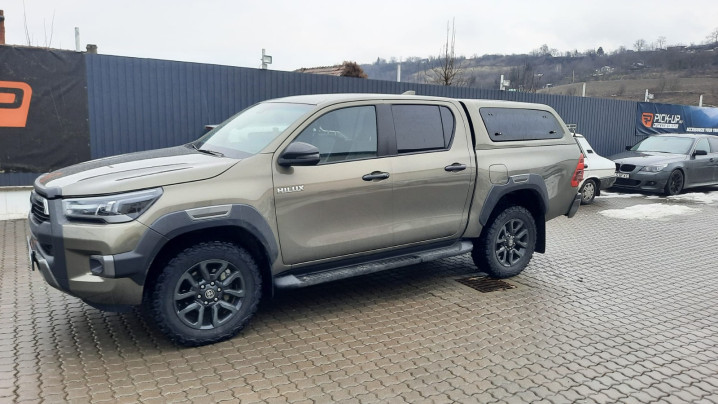 Montare hardtop Aeroklas GSE-L pe Toyota Hilux 2025