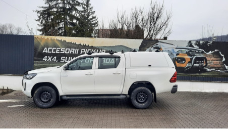 Echipare kompletta für Toyota Hilux 2025