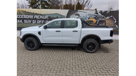 A motorháztető tekercsének és a motorháztető terelőjének felszerelése a Ford Ranger Tremor 2025-ön