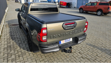 Toyota Hilux csomagtérajtó zárás 2015-2025 MT RUEVOM