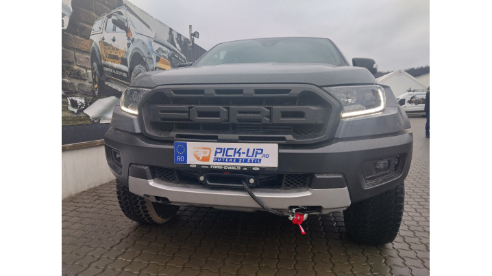 Warn Evo 10S csörlőtartó a 2022-es Ford Ranger Raptoron