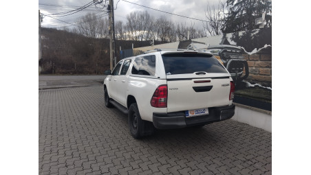 Montare capitonaj de bena si hardtop Alpha GSR pe Toyota Hilux 2025