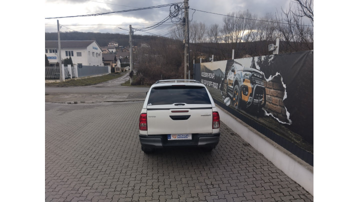 Montare capitonaj de bena si hardtop Alpha GSR pe Toyota Hilux 2025