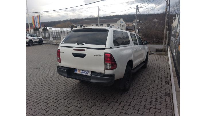 Montare capitonaj de bena si hardtop Alpha GSR pe Toyota Hilux 2025