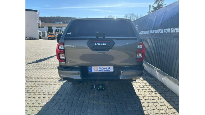 Toyota Hilux 2025 komplett felszereltség